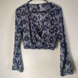 H&M Long Sleeve Snake Print Surplice Crop …
